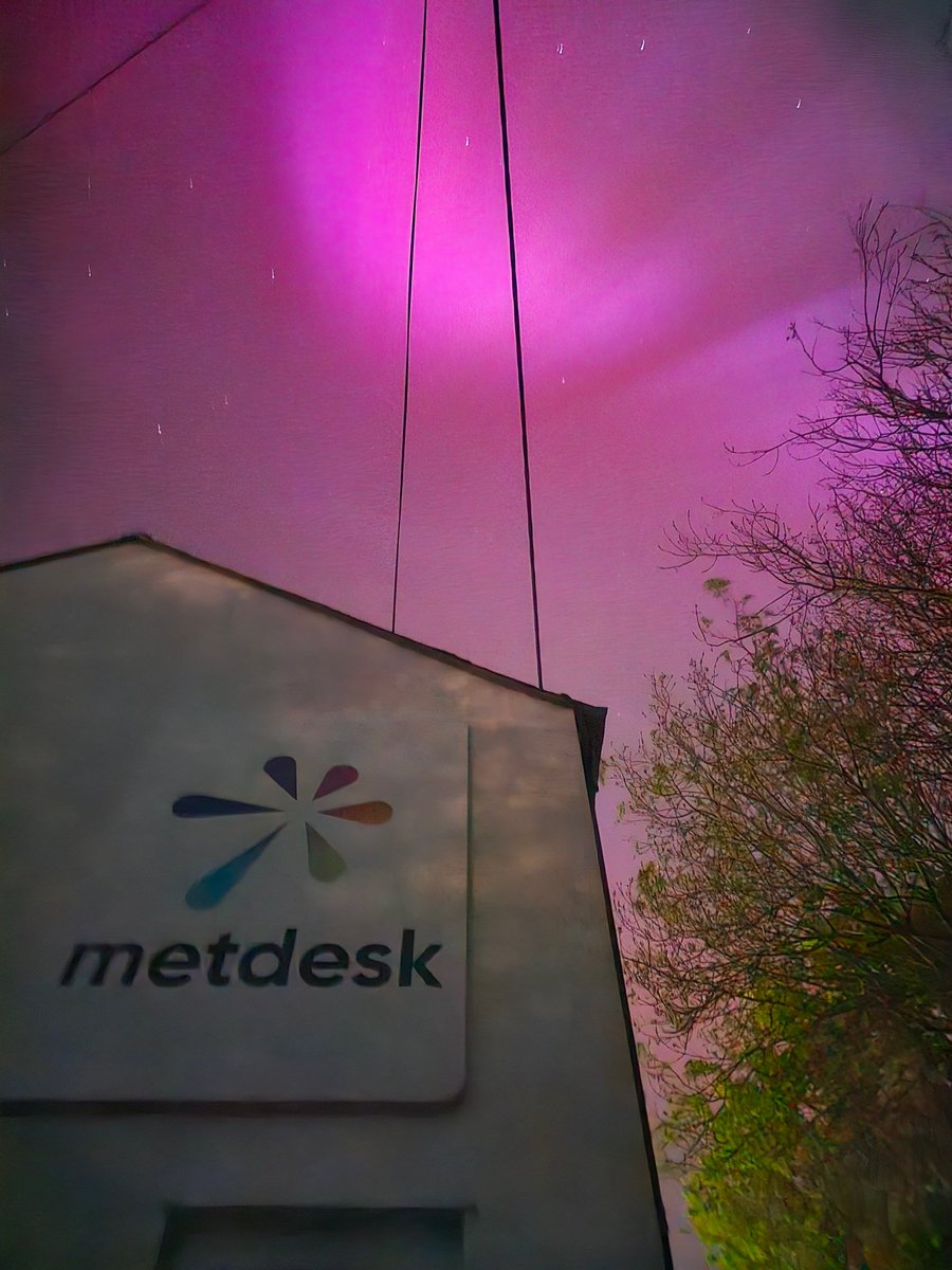 metdesk's tweet photo. A rare G4 Geomagnetic storm is providing some spectacular sites across the UK, even here at MetDesk HQ! https://t.co/2fanWReBbf