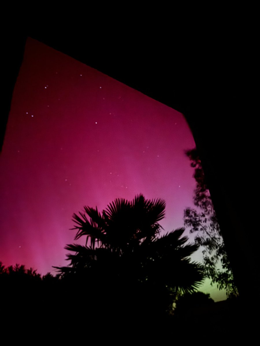 Passionné par l’espace depuis tout petit, voir des aurores boréale de mes propres yeux c’est incroyable, magnifique, fascinant ! 
J’ai pas les mots devant ce spectacle 🥹