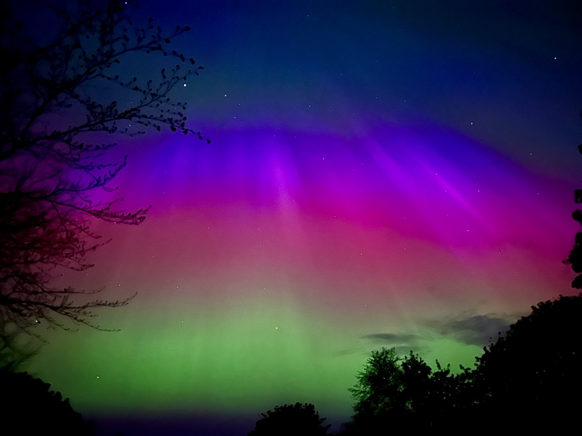 Just had an absolutely spectacular 20 minutes, way brighter than it was before and many more colours.