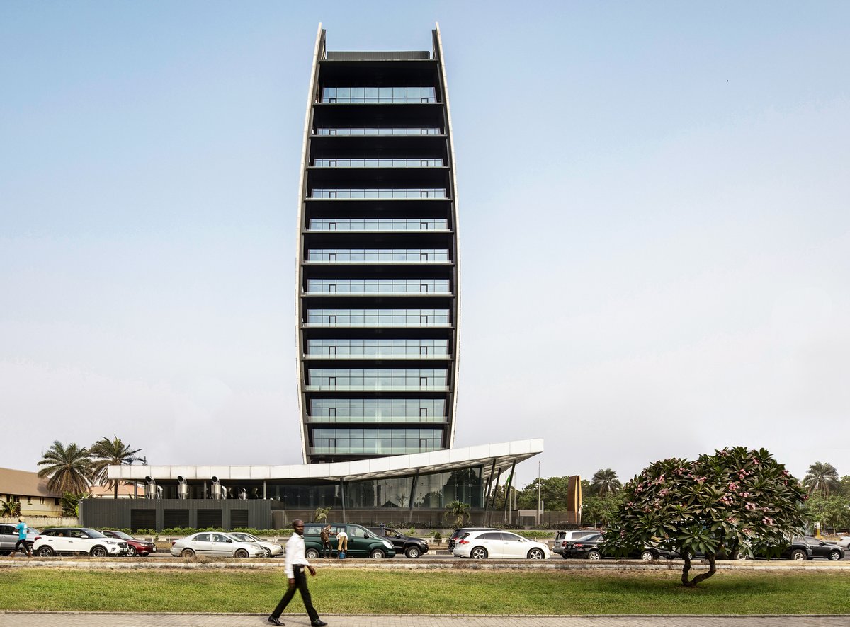 w_emerg's tweet photo. Project name:  Kingsway Tower
Architects:  SAOTA   | Year: 2019  | Photographs:  Adam Letch
Localisation: Lagos, Nigeria
#KingswayTower #SAOTA #LagosArchitecture #UrbanInnovation #ClimateResponsiveDesign #LocalIdentity #GlobalConfidence #InnovativeArchitecture #SustainableLiving https://t.co/ZZXEVPGm3J