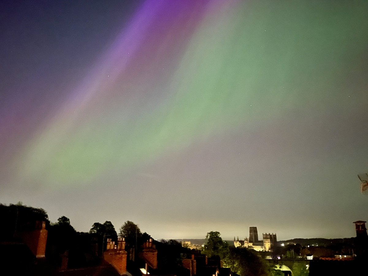Wowsers!
@durhamcathedral 
#aurora