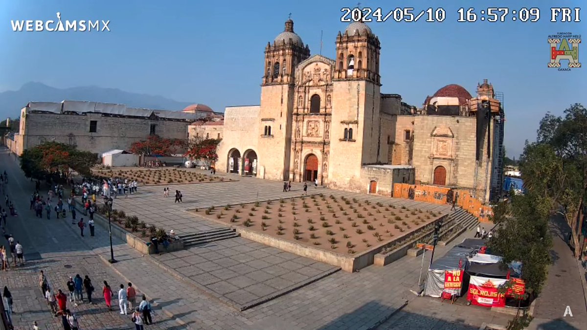 Exconvento de Santo Domingo, #Oaxaca. Temperatura actual: 36° C. 🥵 Vía: @FundacionAHHO. webcamsdemexico.com/webcam/santo-d…