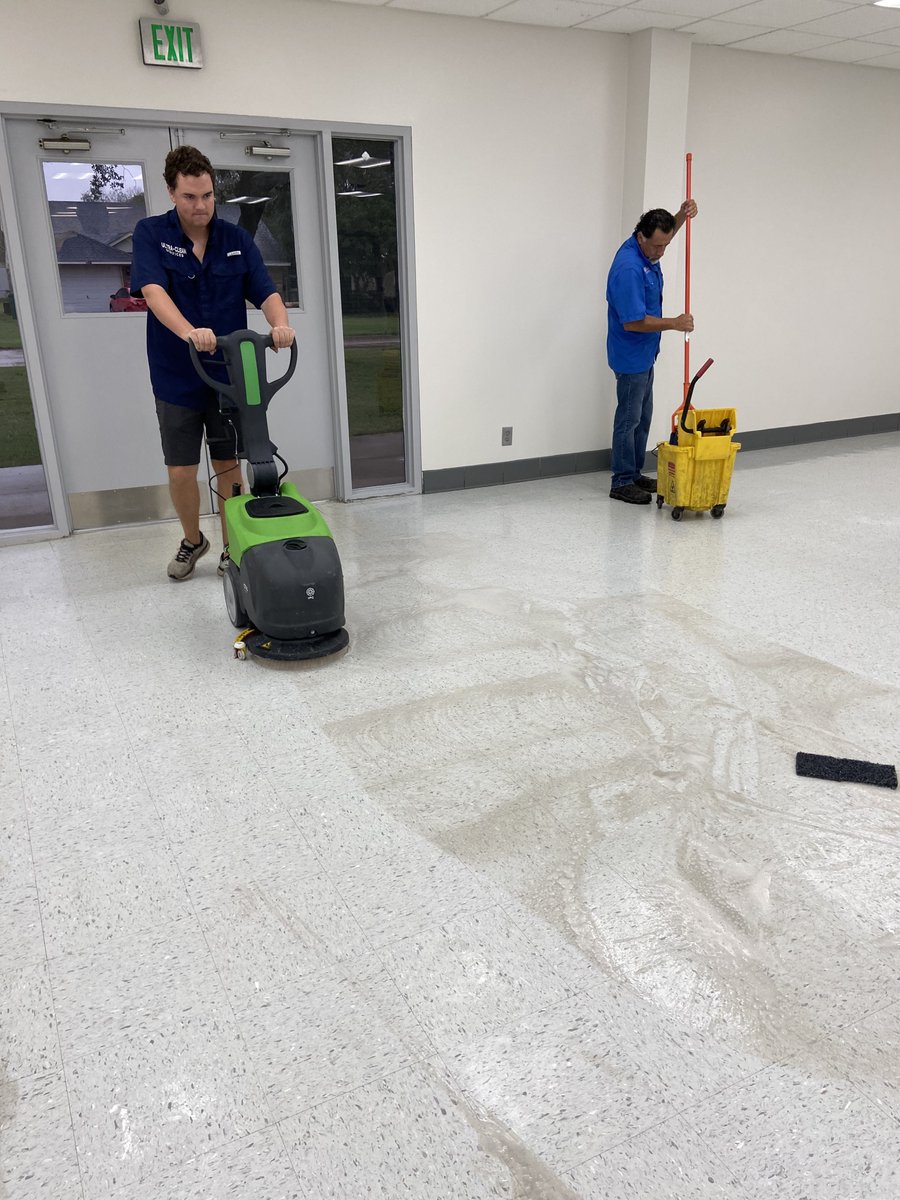 Keep your workplace sparkling with our flexible professional janitorial services! From daily, twice a week, three times a week or weekly schedules, we've got you covered. Visit our website to learn more: bit.ly/2XWZWpG.