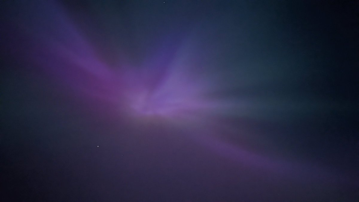 StephStaz's tweet image. Bucketlist ticked in my back garden!! #NorthernLights #aurora