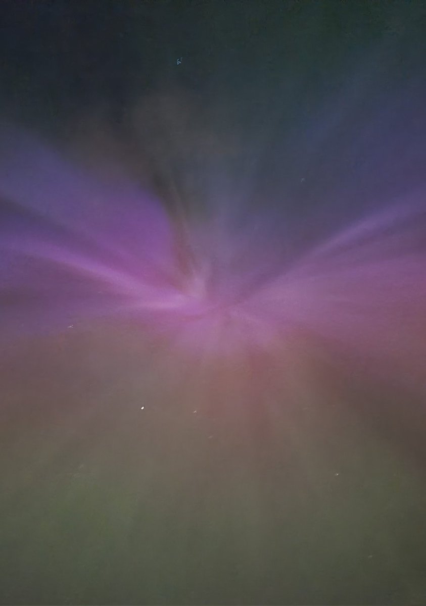 I'm definitely expecting aliens to appear through this portal #aurora