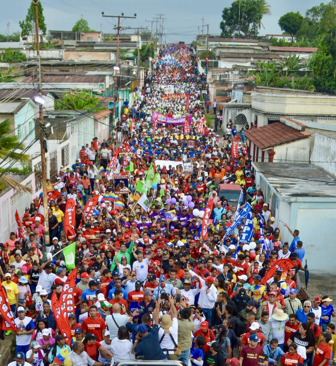 Gracias San Félix!!! Este es el pueblo que respalda y apoya a @NicolasMaduro para que la Revolución Bolivariana sea IRREVERSIBLE