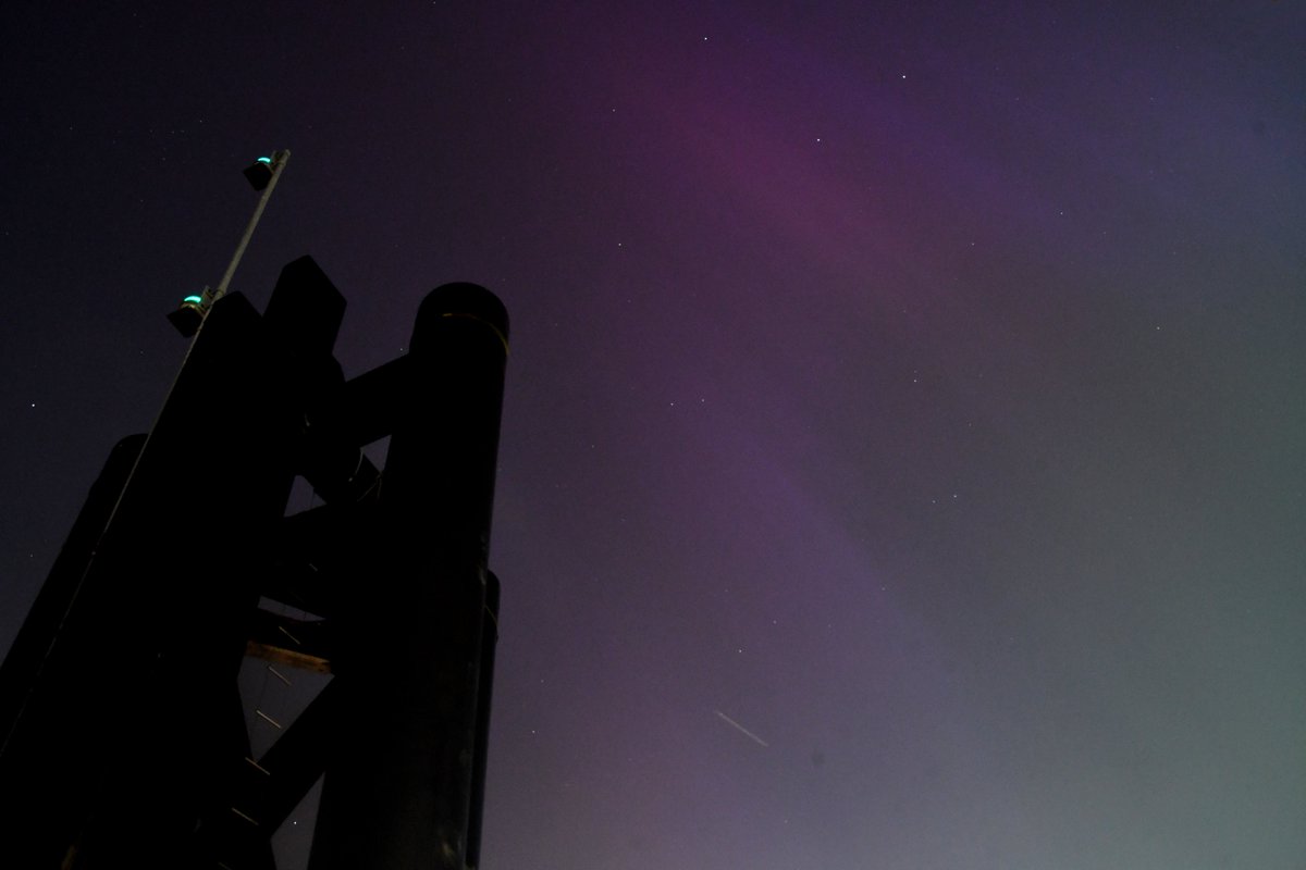 Aurora, in London, from my front door - above the glare of Tower Bridge.
(worth coming back to the bird for)
