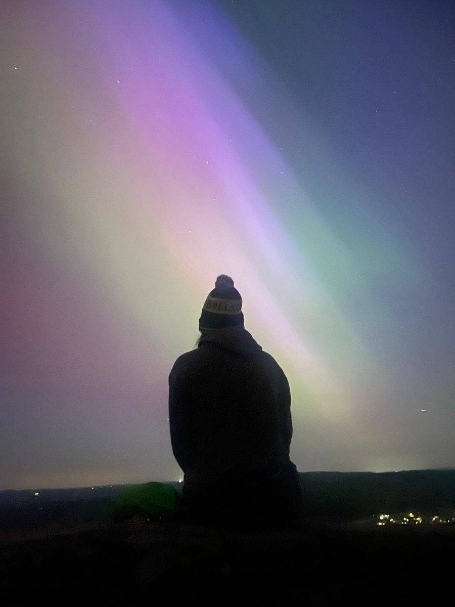 Some cracking #aurora #NorthernLights in the Peak District this evening! Woohoo space weather!