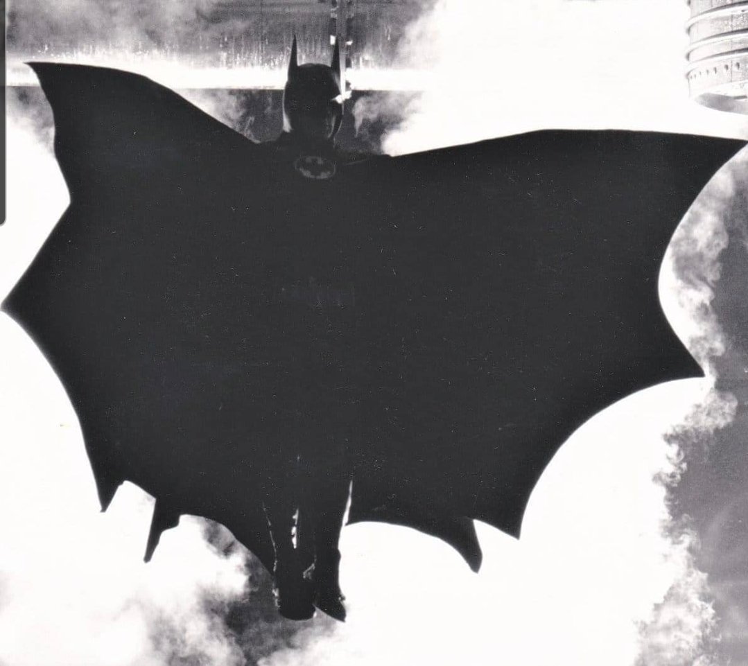 Never seen this shot from #Batman89 before (courtesy of Michael Uslan on Instagram)

#MichaelKeaton #Batman