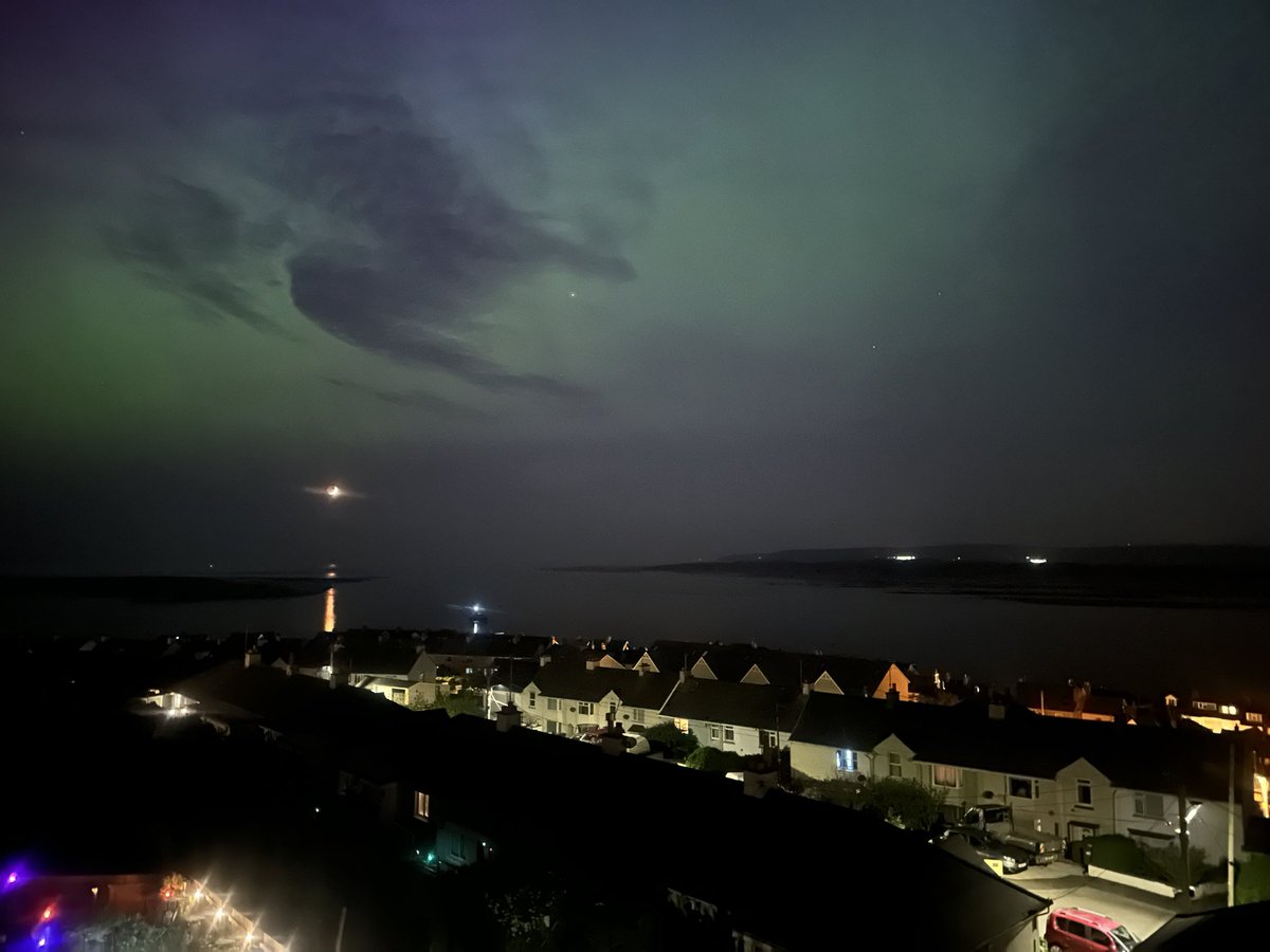 If you’re not currently outside … you’re missing out ! #Auroraborealis