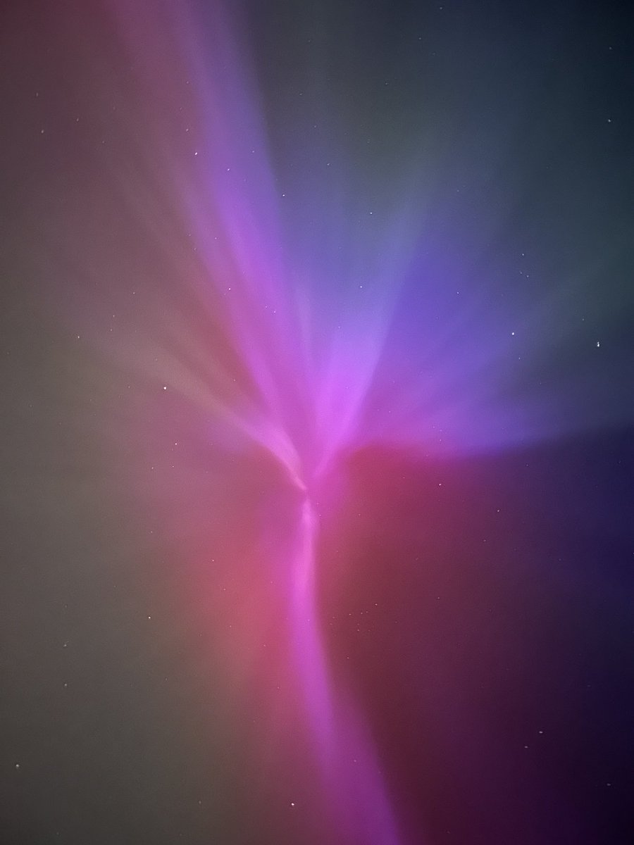 #aurora #northernlights directly overhead in galway