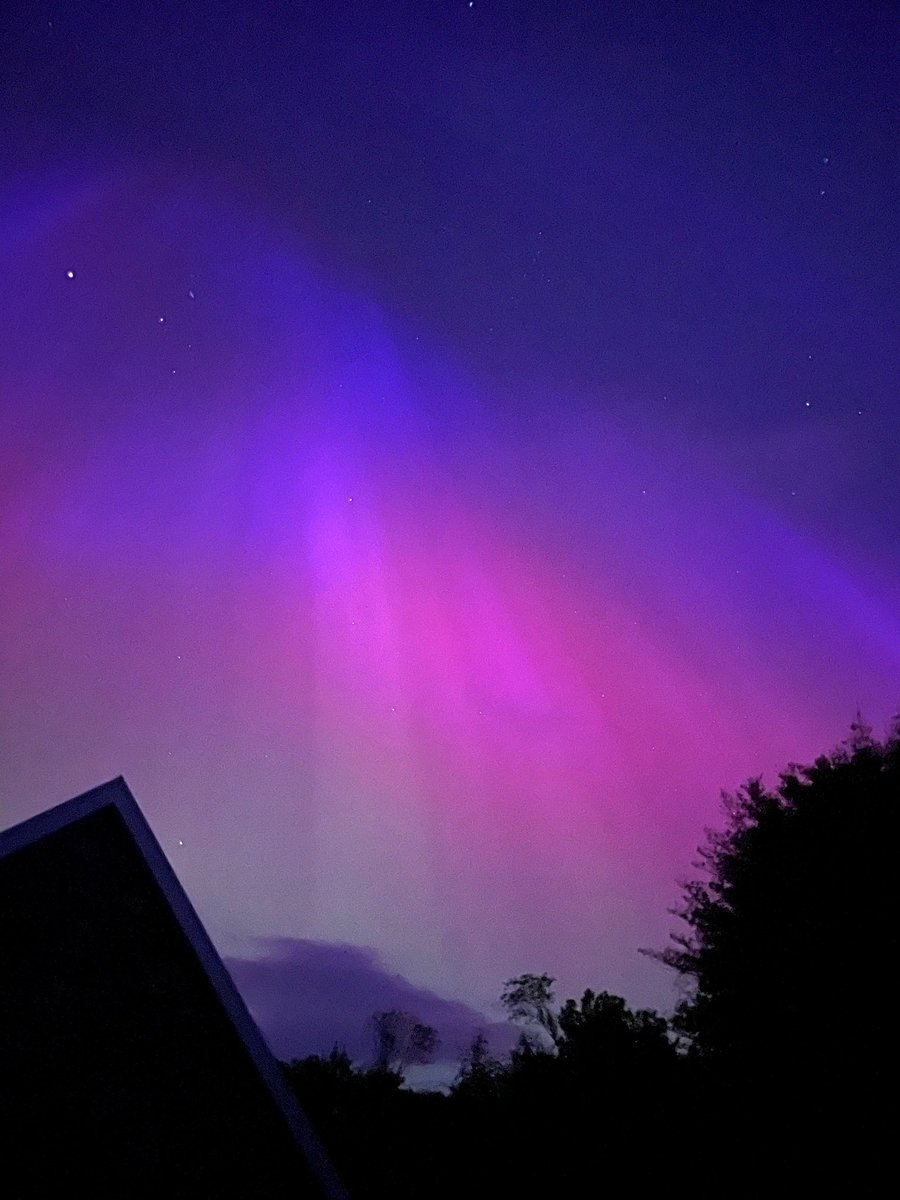 Northern Lights on Isle of Bute, Scotland.

🥹🥹🥹🥹 So beautiful