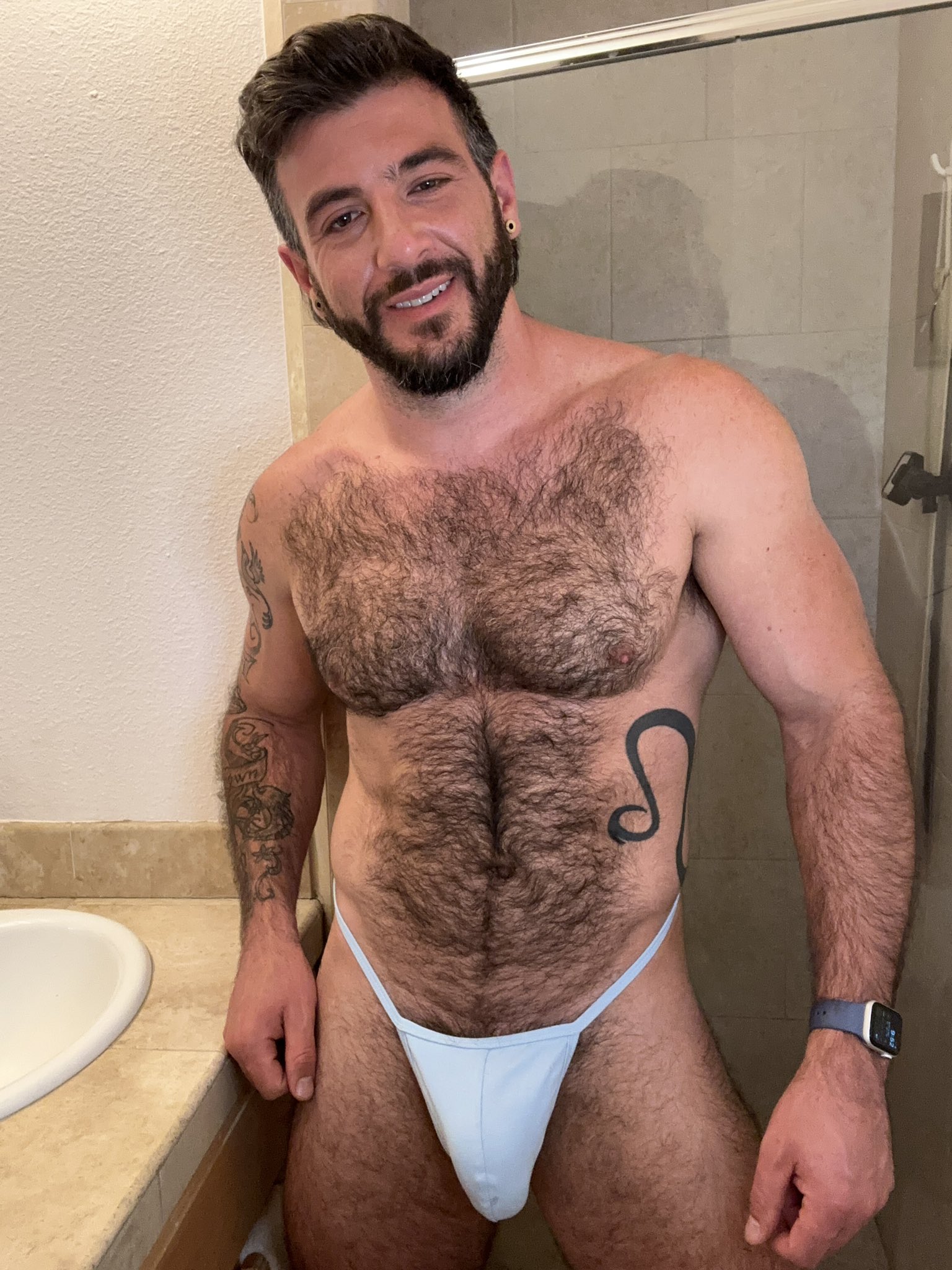 1 pic. If you could only choose 1: front, or back? https://t.co/6z18MwKngP