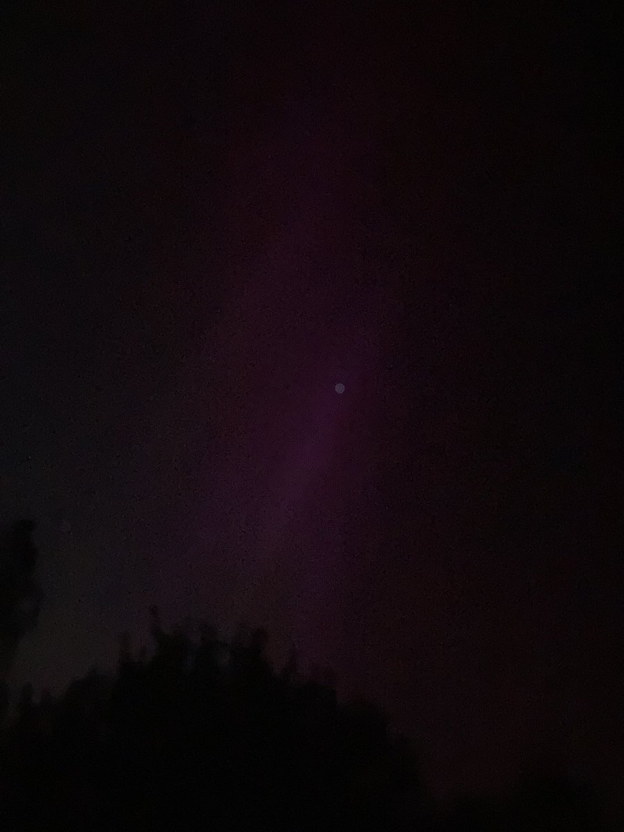PureKent's tweet image. Aurora borealis from Staplehurst, Kent. Beautiful! What a treat!