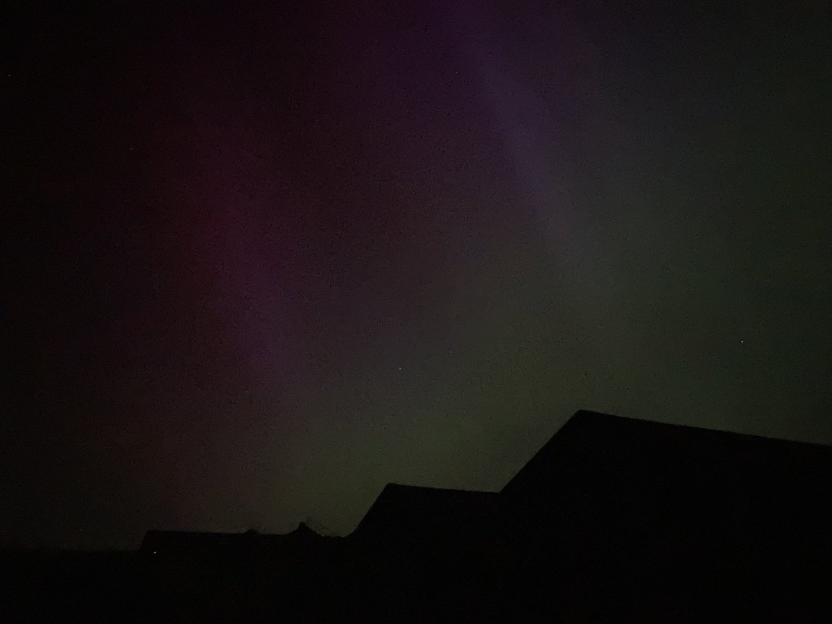 PureKent's tweet image. Aurora borealis from Staplehurst, Kent. Beautiful! What a treat!