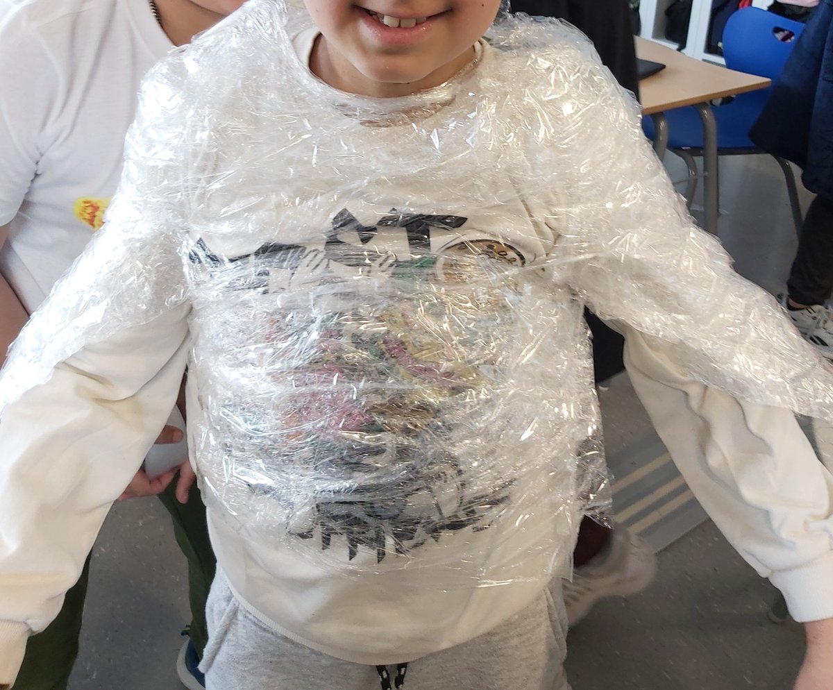 MrHennigar's tweet image. Project time again!
This time, for human body systems.  @MrsMacLeodsRoom and I have our classes making human body molds with plastic wrap and packing tape, which will be filled with multi-material organ systems in the coming weeks 💀