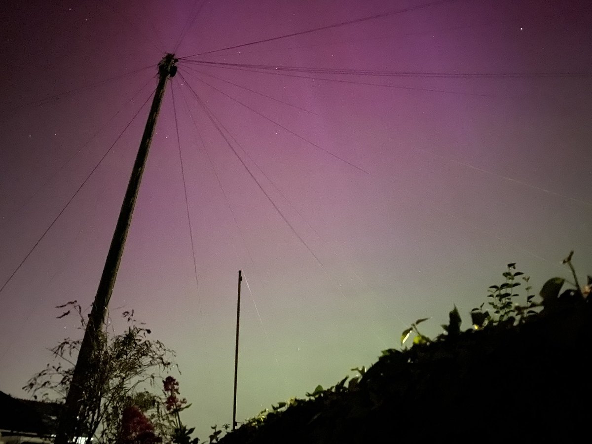 Can’t quite believe these #aurora views from my street and back garden in central Plymouth tonight!