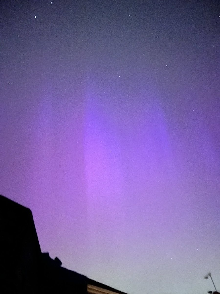 Wow 🤩Never thought I’d see the #NorthernLights from my own Southampton garden! #AuroraBorealis