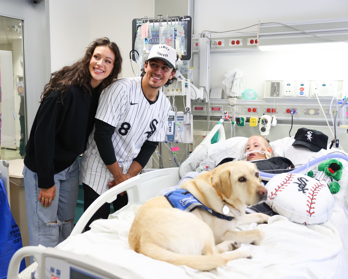 ⚾ RUSH University Children's Hospital patients, families and staff members had a ball during a visit from @whitesox player Nicky Lopez and his wife, Sydney. RUSH pediatric nurses also enjoyed a special breakfast from them in honor of #NursesWeek. Thank you, @soxcharities!