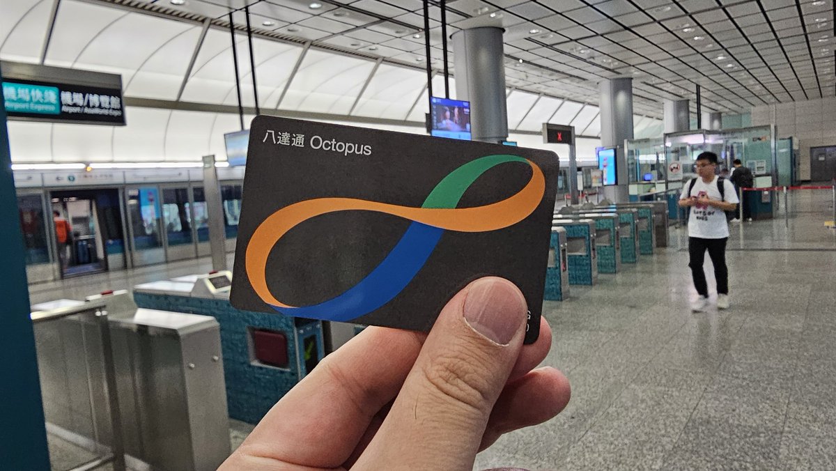 iamkennethchan's tweet image. Hong Kong necessities. #MTR #OctopusCard