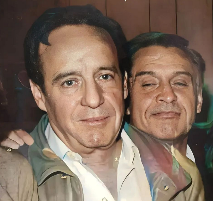 GNQPvbLXgAA1SYw?format=png&name=small