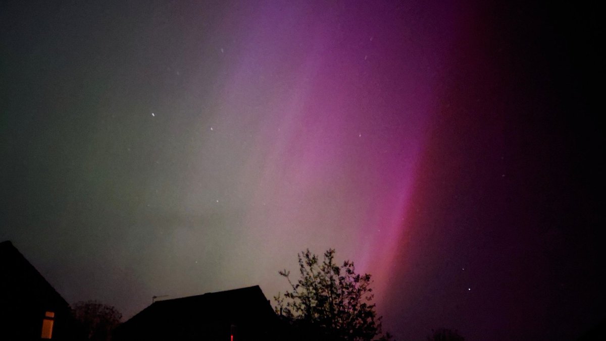 Aurora borealis, located entirely in my kitchen?? #aurora