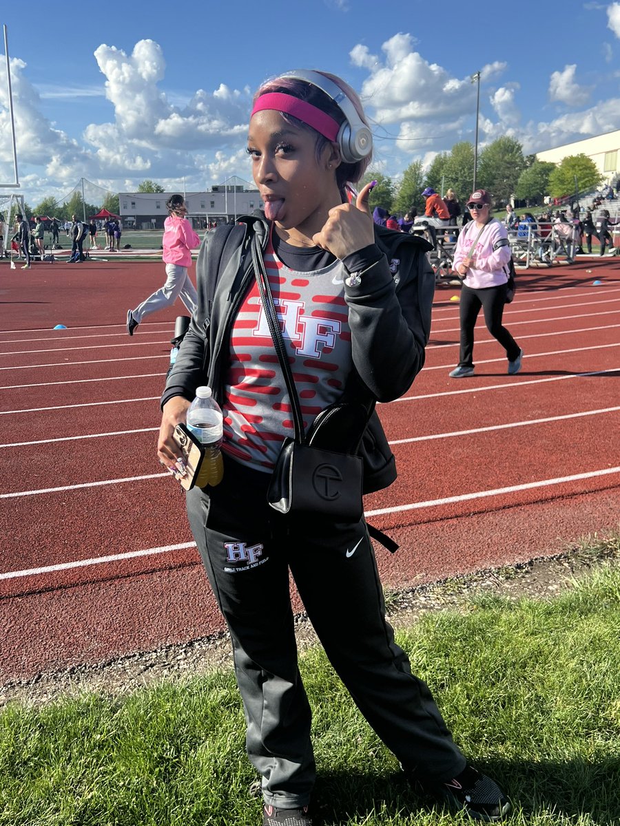 Senior @jordynnamaia loves to stress the coaches out! On her final jump qualifies for the state finals! 🚨🚨🔥🔥🔥🔥🔥🔥STATEBOUND