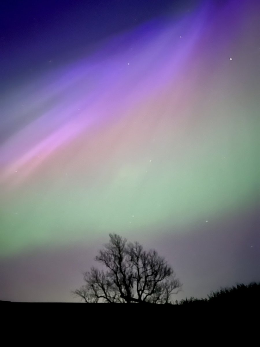 Stunning #northernlights #Auroraborealis display this evening. These taken in North Yorkshire.