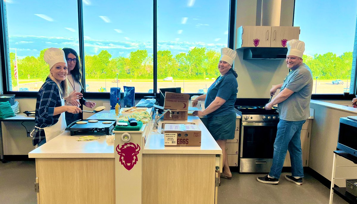 Thanks to the chefs of our <a href="/ETMSbison/">East Trails Middle School</a> admin team for the pancake breakfast this morning! 🥞👩‍🍳