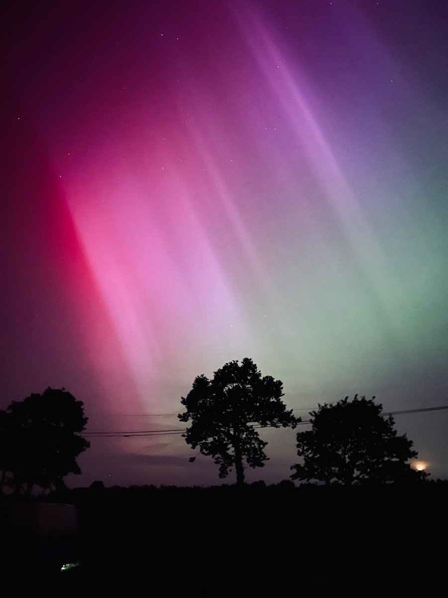 AmberGuyKemp's tweet photo. #aurora #NorthernLights #devon https://t.co/DaOuMqkDLf