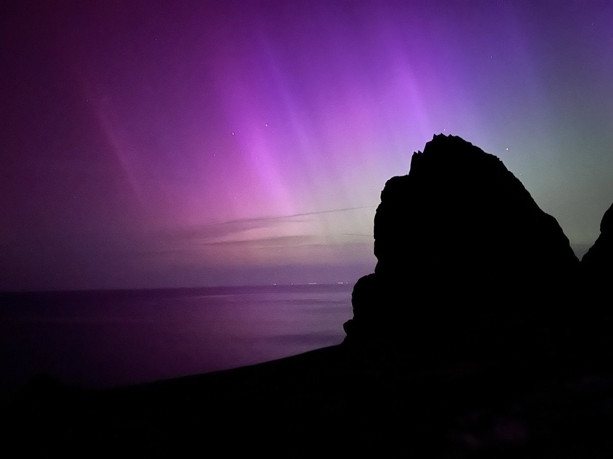 A weeks holiday in Mullion Cove, Cornwall coming to a pretty magical end #Aurora #Auroraborealis #NorthernLights