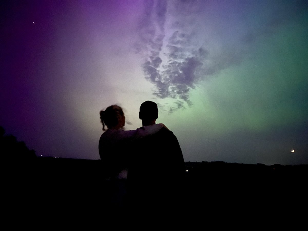 Wow just wow! #NorthernLights <a href="/NTKinver/">Kinver Edge</a>