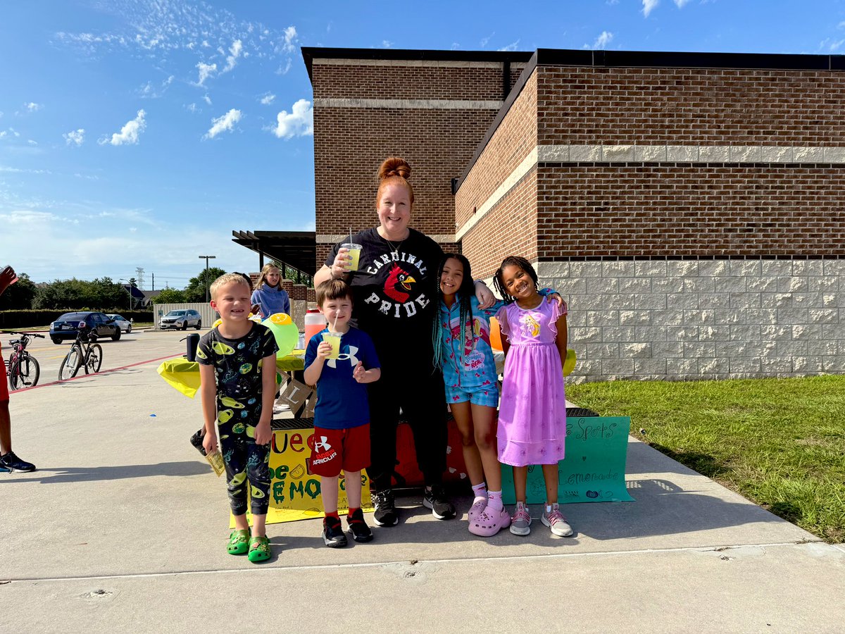 Danielle Renfrow (@drenfrow_fce) on Twitter photo Getting a refreshing drink from the cutest lemonade-makers! ๐๐ฅค <a href="/HumbleISD_FCE/">Fall Creek Elem</a> Getting a refreshing drink from the cutest lemonade-makers! ๐๐ฅค <a href="/HumbleISD_FCE/">Fall Creek Elem</a>