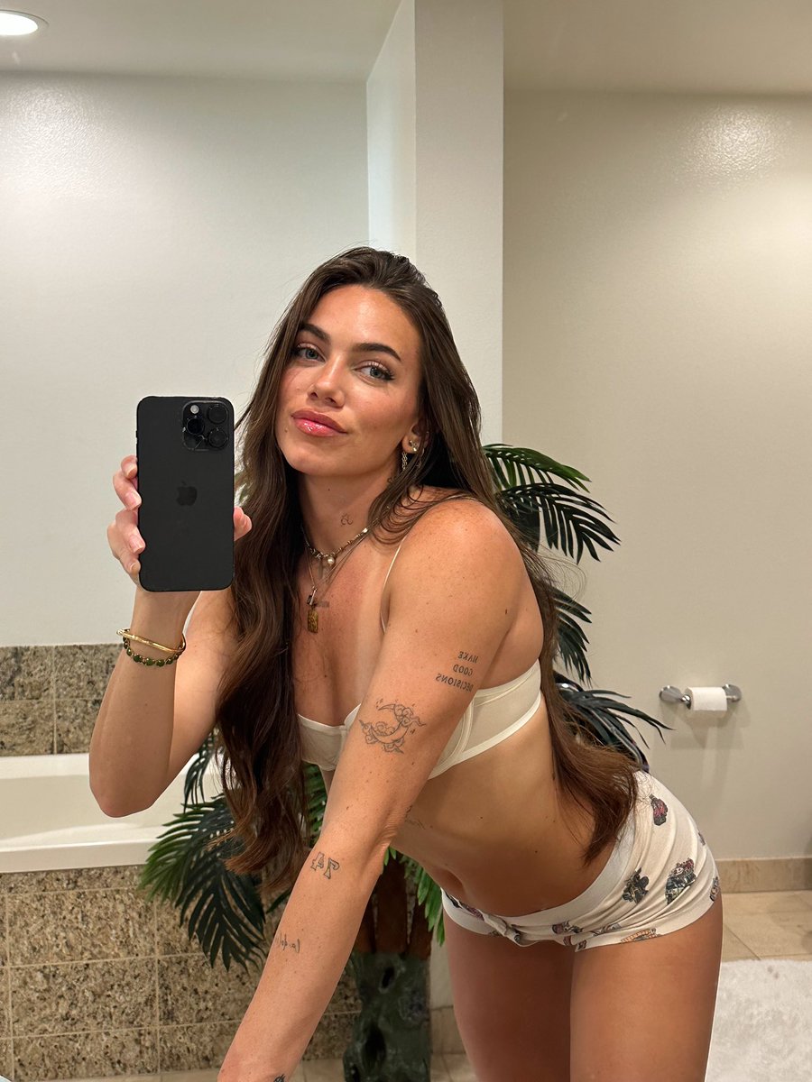 bobbiesux's tweet image. plans tonight?