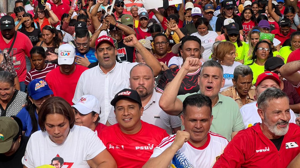 Hoy acompañamos al pueblo de #Tubores en una gran movilización en respaldo al presidente @NicolasMaduro y en contra de las medidas coercitivas que tanto daño nos han hecho. Desde Nueva Esparta le exigimos al gobierno de EEUU #BidenLevantaelBloqueoYa 🇻🇪los venezolanos estamos