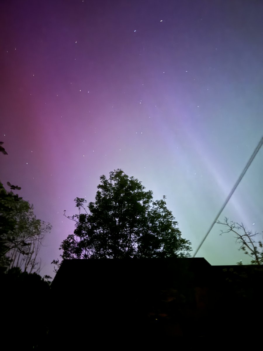 So this is what the skies look like by me. I. Shit. You. Not. #solarflares #aurora #oxfordshire