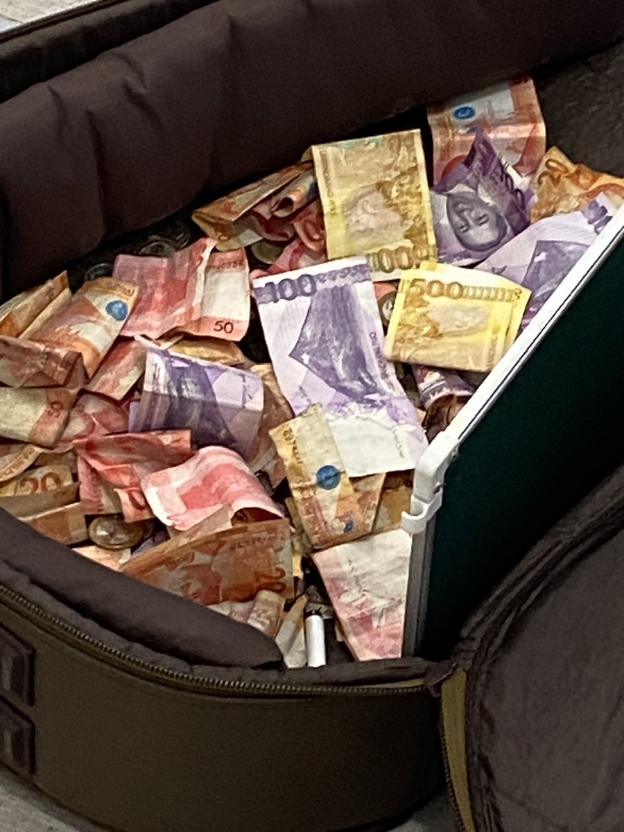 man_of_the_s3a's tweet photo. My 2nd VMall Busk was a BLAST!  (Broke the VM record for the most tips received in a busk!) So thankful for everyone who believed in me🫶🥰 ILY all so much! All glory to God! 🫶 
#NormalizeBusking #Busking https://t.co/I0uqxYc7AE