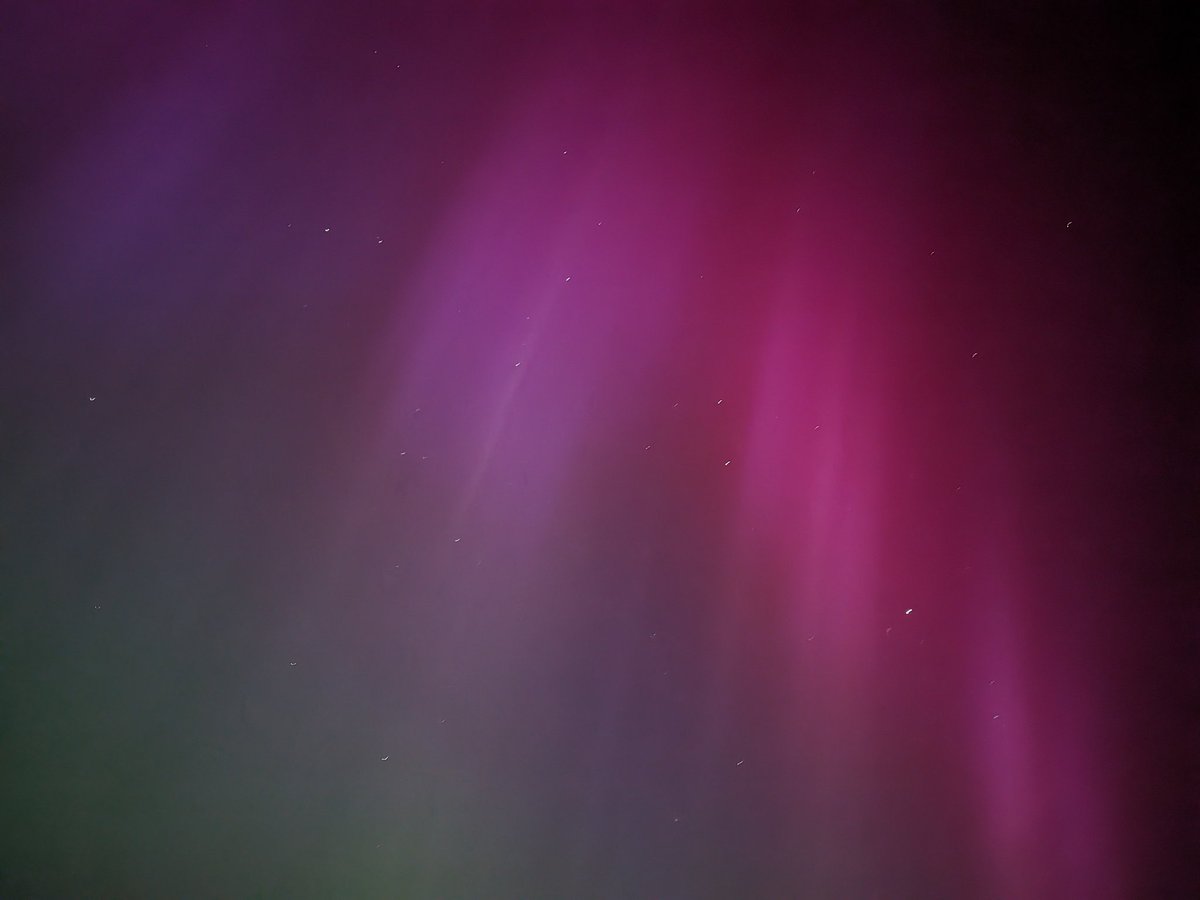 laithalissa's tweet photo. #Auroraborealis in Cornwall, UK https://t.co/jNAeoXzYTK