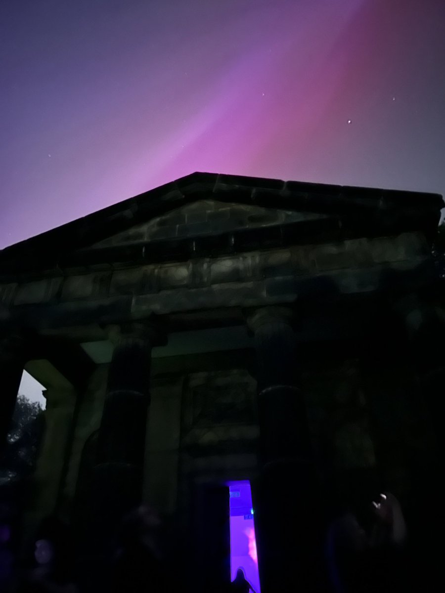 Northern lights over Sheffield tonight Bonkers