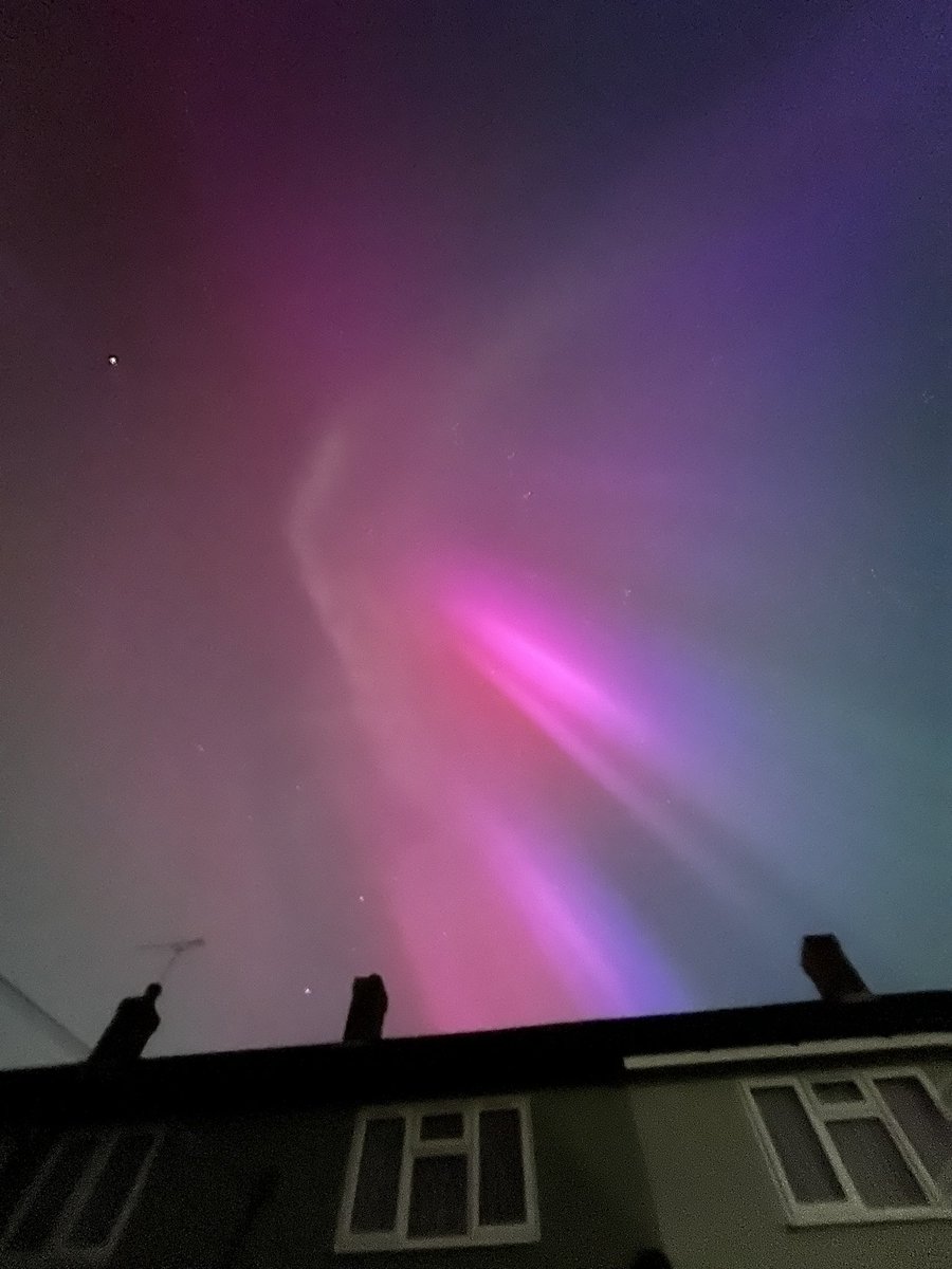 VictoriaBroad's tweet photo. Insane to be able to see this from my garden in Essex of all places. How lucky are we?! Space is frickin’ cool pals. https://t.co/p9Uwz8qcBo