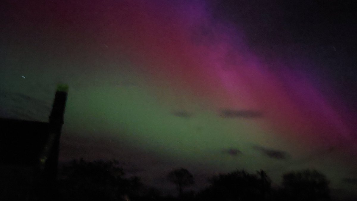 A bit of #Auroraborealis #solarstorm right over the house cant be bad! #goth #Northumberland