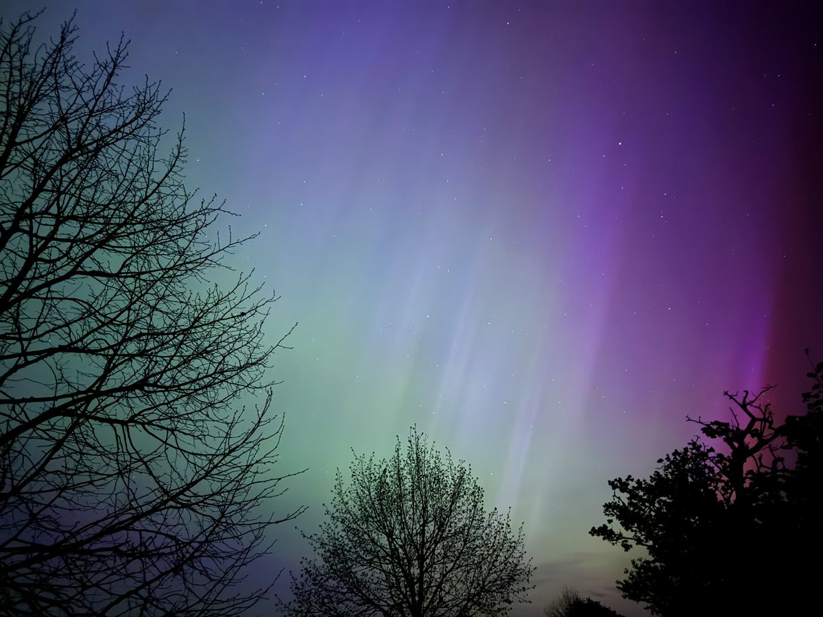 millsy900's tweet photo. #Aurora #NorthernLights #solarstorm #suffolk https://t.co/bb2b5IQCLq