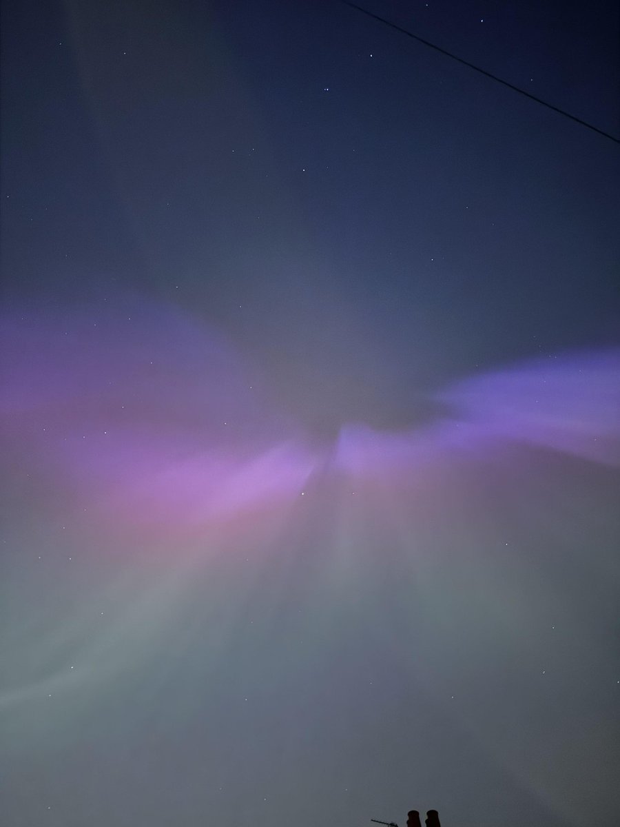 Never thought I would see this. It's made me so stupidly happy  #aurora