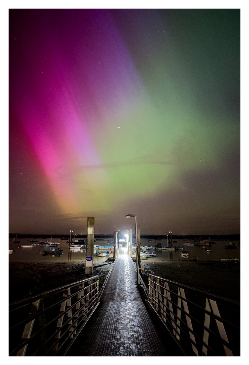 In years to come we’ll be saying “remember that night Mersea Island was lit up by the Aurora” Absolutely stunning in North Essex. One from the phone, camera shots to follow. #Auroraborealis