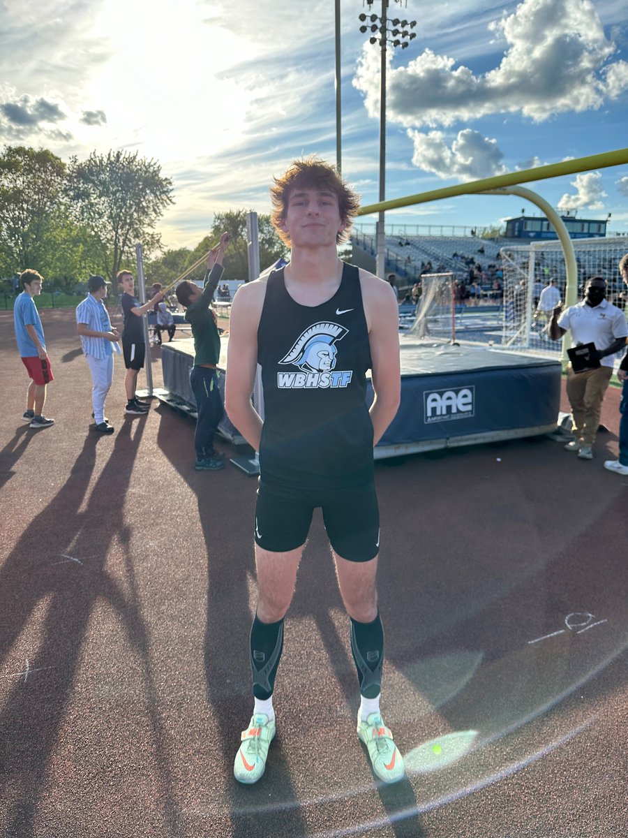 🚨High Jump Conference Champion! Evan Weder with a jump of 6’4”!