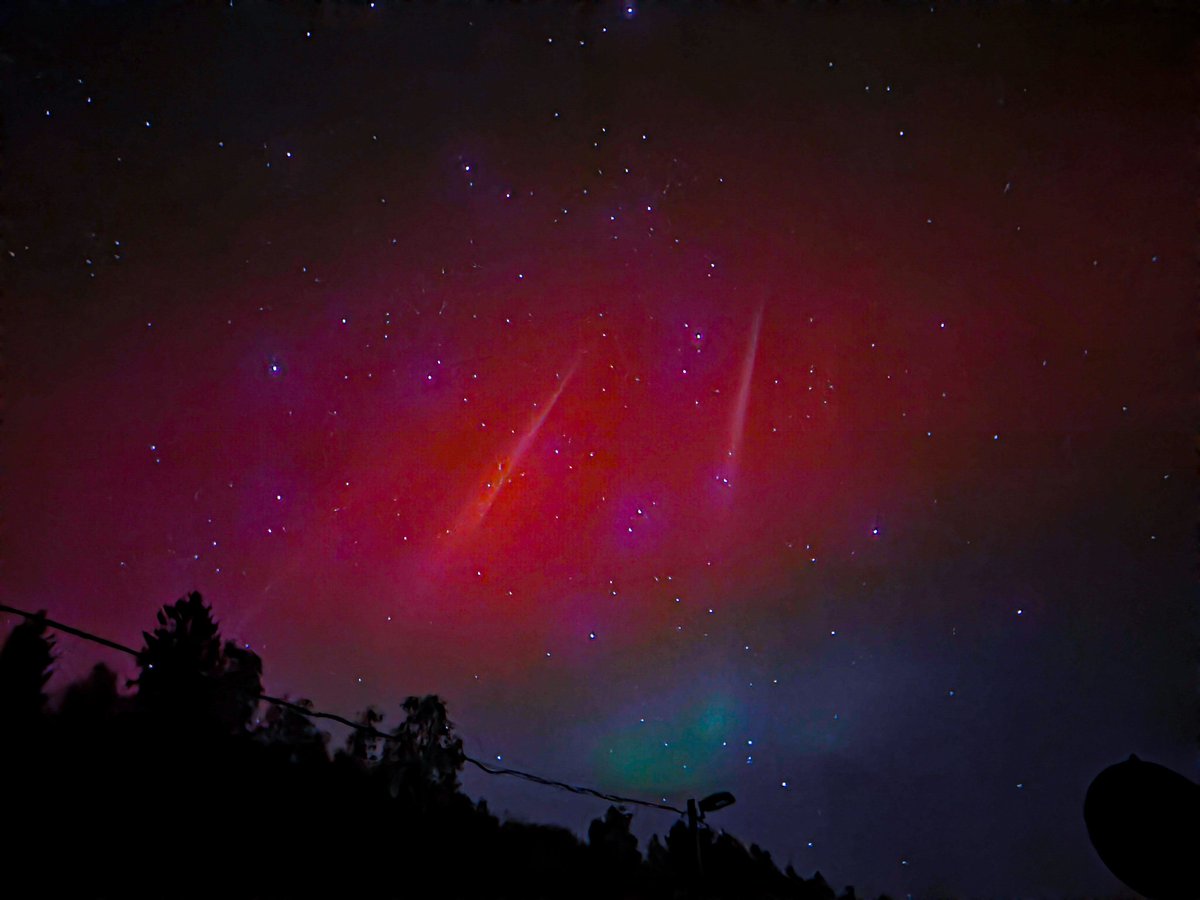 smeijndert's tweet photo. Het Noorderlicht gezien vanaf Campingplatz Valmetal in het Sauerland 😍
#campingplatzvalmetal #hsk
#sauerland #ramsbeck
#Noorderlicht #Aurora #AuroraBorealis #NoorderlichtJacht #NoorderlichtFotografie #AuroraChasers #Poollicht #NoorderlichtSpotten #auroreboreale https://t.co/HoOhNjIXE3