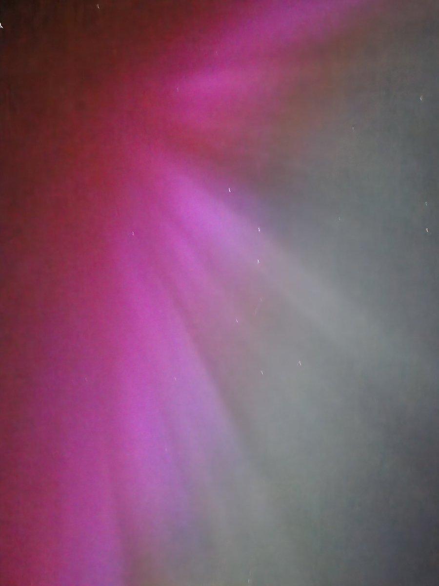michaelaands's tweet photo. Dazzling the sky's over Milton Keynes https://t.co/T9yjxdKwMv