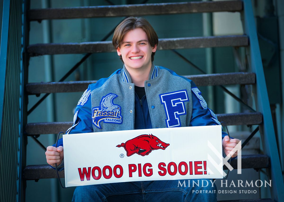 mindyharmon's tweet photo. Jacob was headed to Arkansas to start his college career! He's pretty excited about it!
#mindyharmon #seniorportraitsthewoodlands #bestofthewoodlands https://t.co/DtFAl1q799