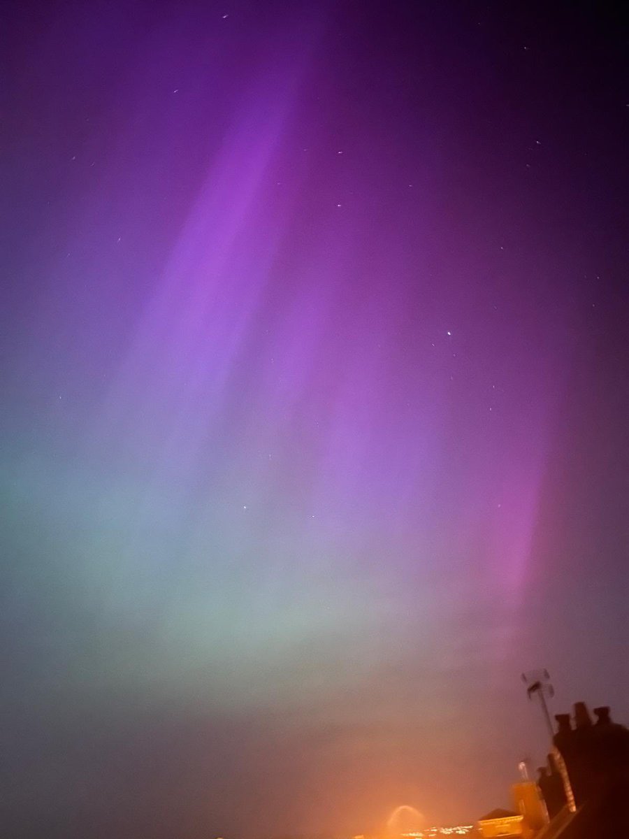 Amazing light show tonight, even here near #Exeter in #Devon! Not too bad for a phone pic hanging out a window! #aurora #NorthernLights #Auroraborealis #solarstorm #SolarFlare