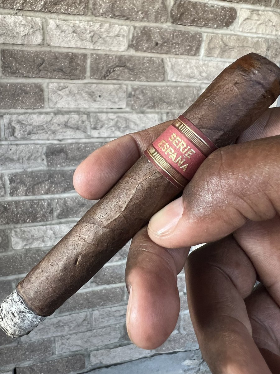 stocks_stogies's tweet photo. Another hit from my friends at @habanaport in Metairie, La #NowSmoking #Cigarmob https://t.co/mfZSpHzEZC
